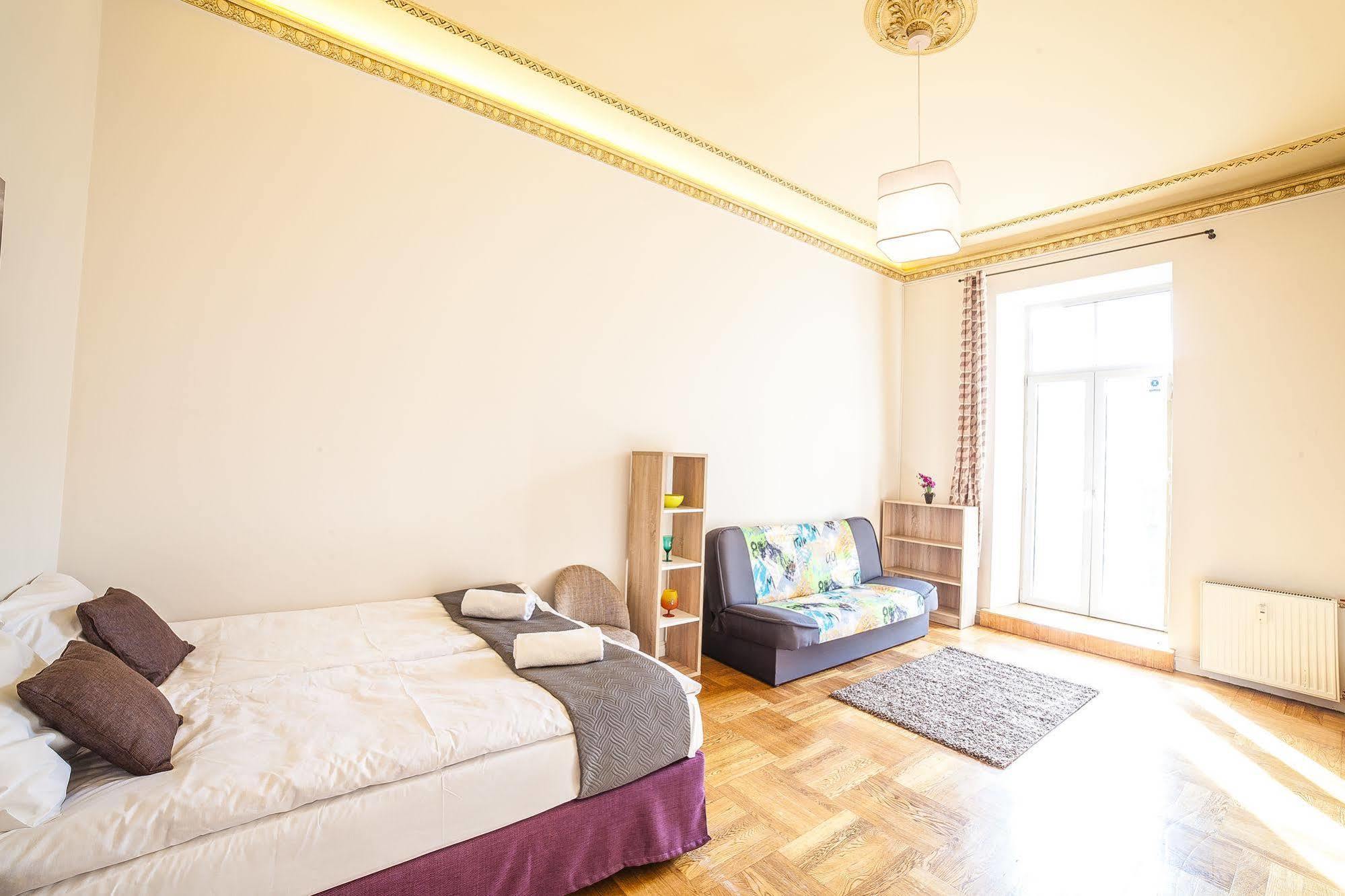 Mosaic Center Apartments Рига Экстерьер фото