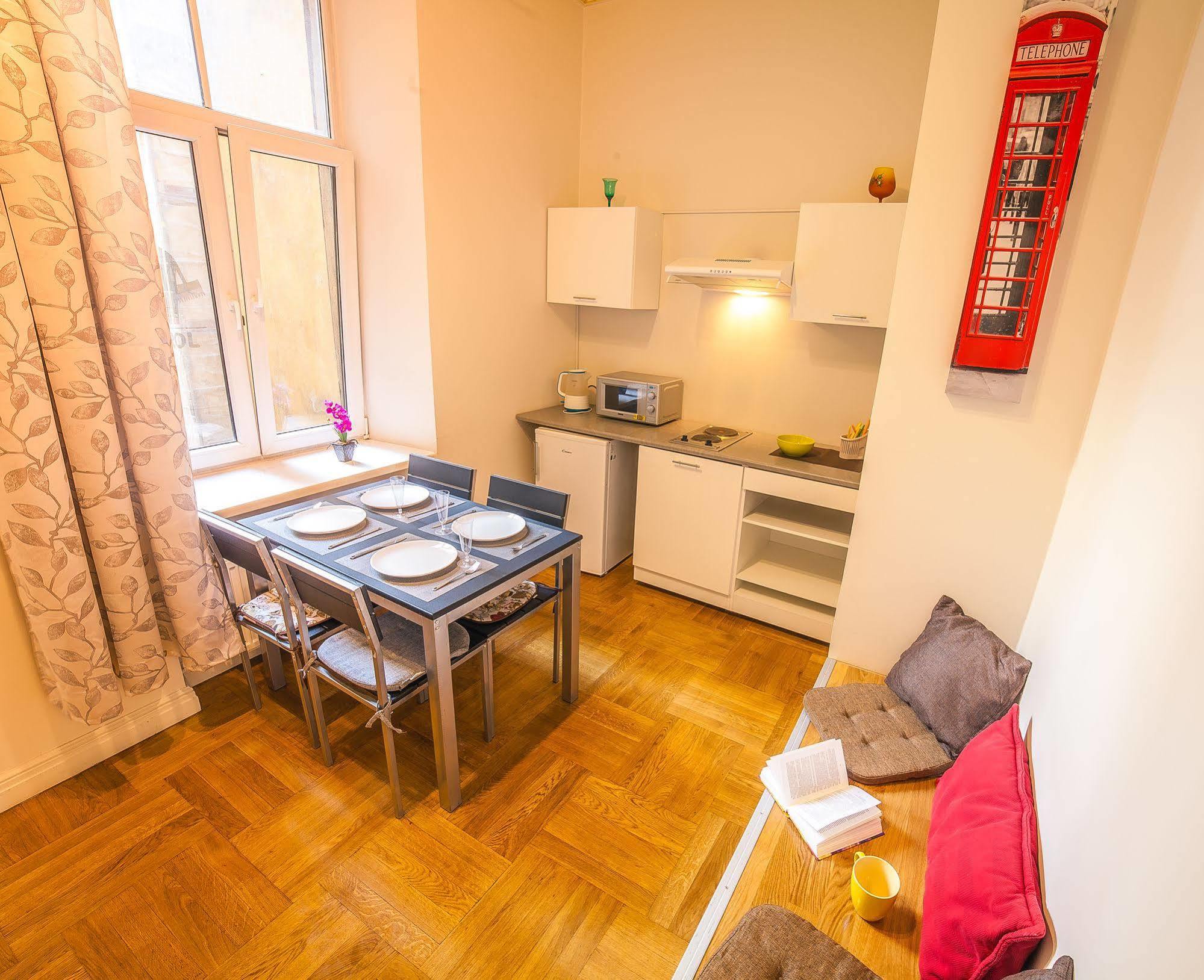 Mosaic Center Apartments Рига Экстерьер фото